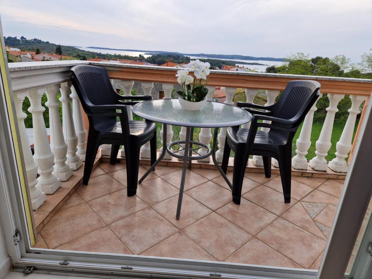 Apartment Vilic Pula Luaran gambar